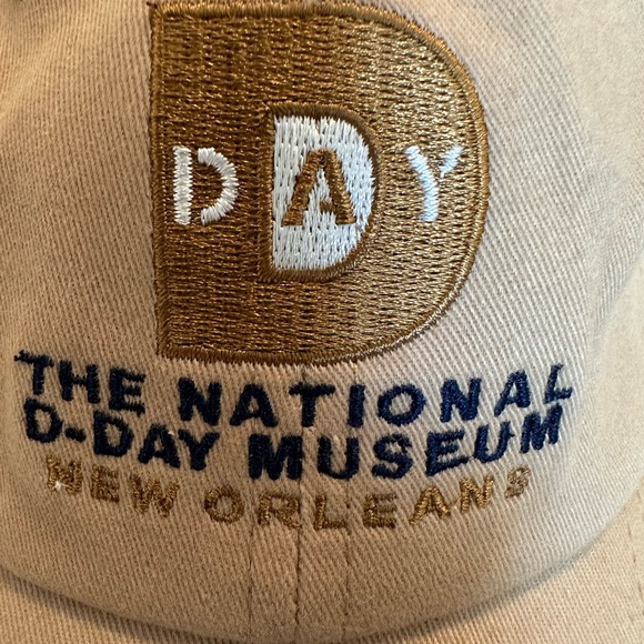 THE NATIONAL D-DAY MUSEUM NEW ORLEANS COTTON BASEBALL CAP WITH ADJUSTABLE STRAP - Picture 2 of 5